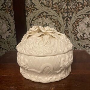 Elegant Cream Ceramic Decorative Box